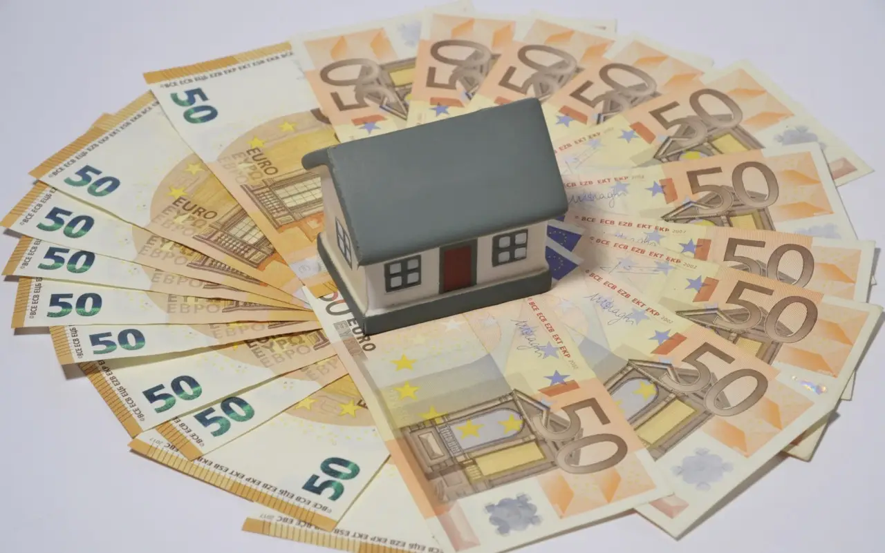 Attenzione a vendere casa da solo: gli errori che ti fanno perdere migliaia di euro